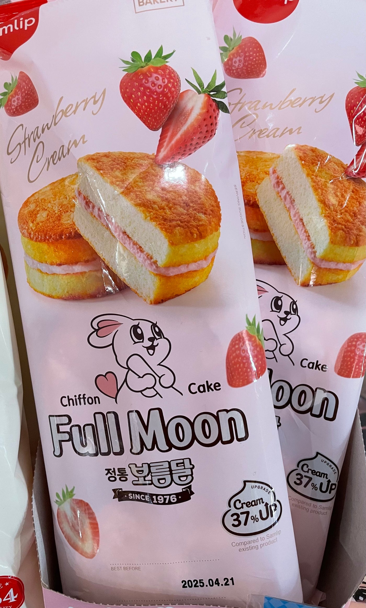 CHIFFON KOREAN CAKE FULL MOON STRAWBERRY CREAM