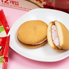 CHIFFON KOREAN CAKE FULL MOON STRAWBERRY CREAM